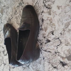 Vintage Cole Haan Loafers with block heel